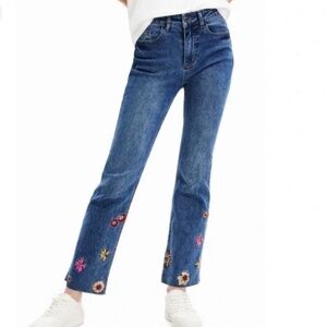DESIGUAL BOOTCUT CROP JEANS FLORAL EMBROIDERED COTTAGE COQUETTE FUN CHIC CORE